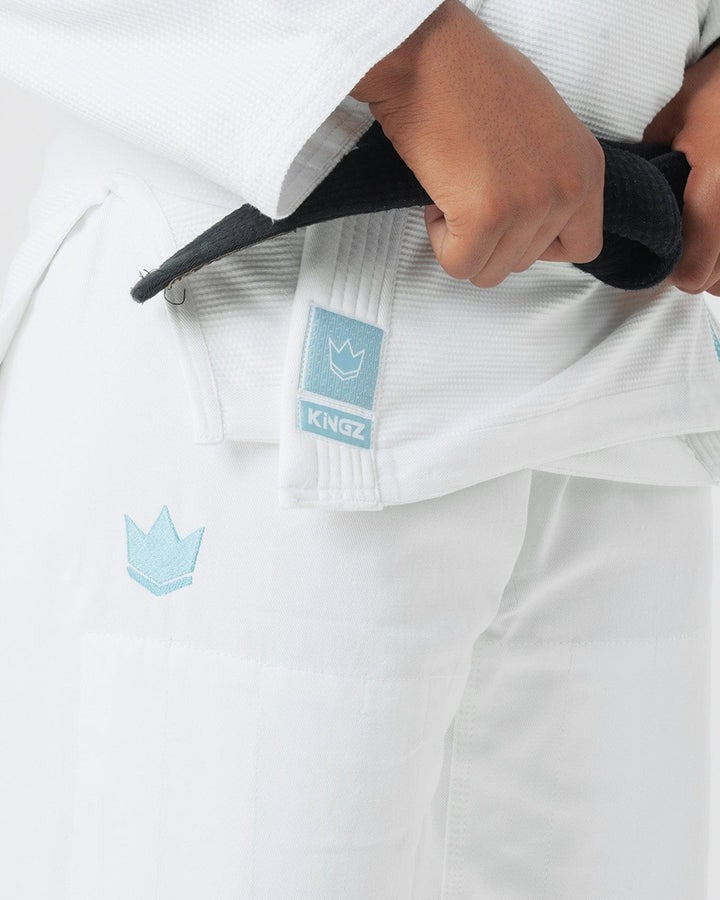 KiNGZ Kimono/Gi BJJ Damskie The One SkyBlue z białym pasem w komplecie