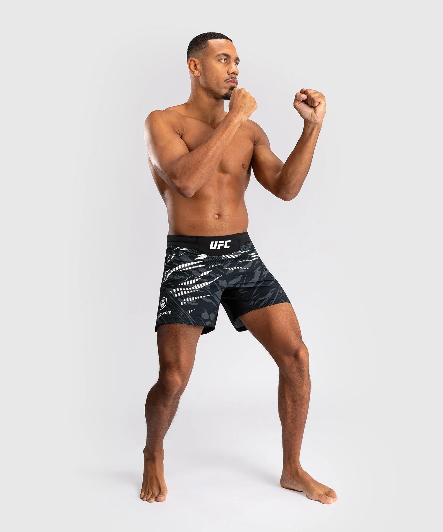 Venum Spodenki do MMA Short Fit UFC Fusion Authentic Fight Night Czarne