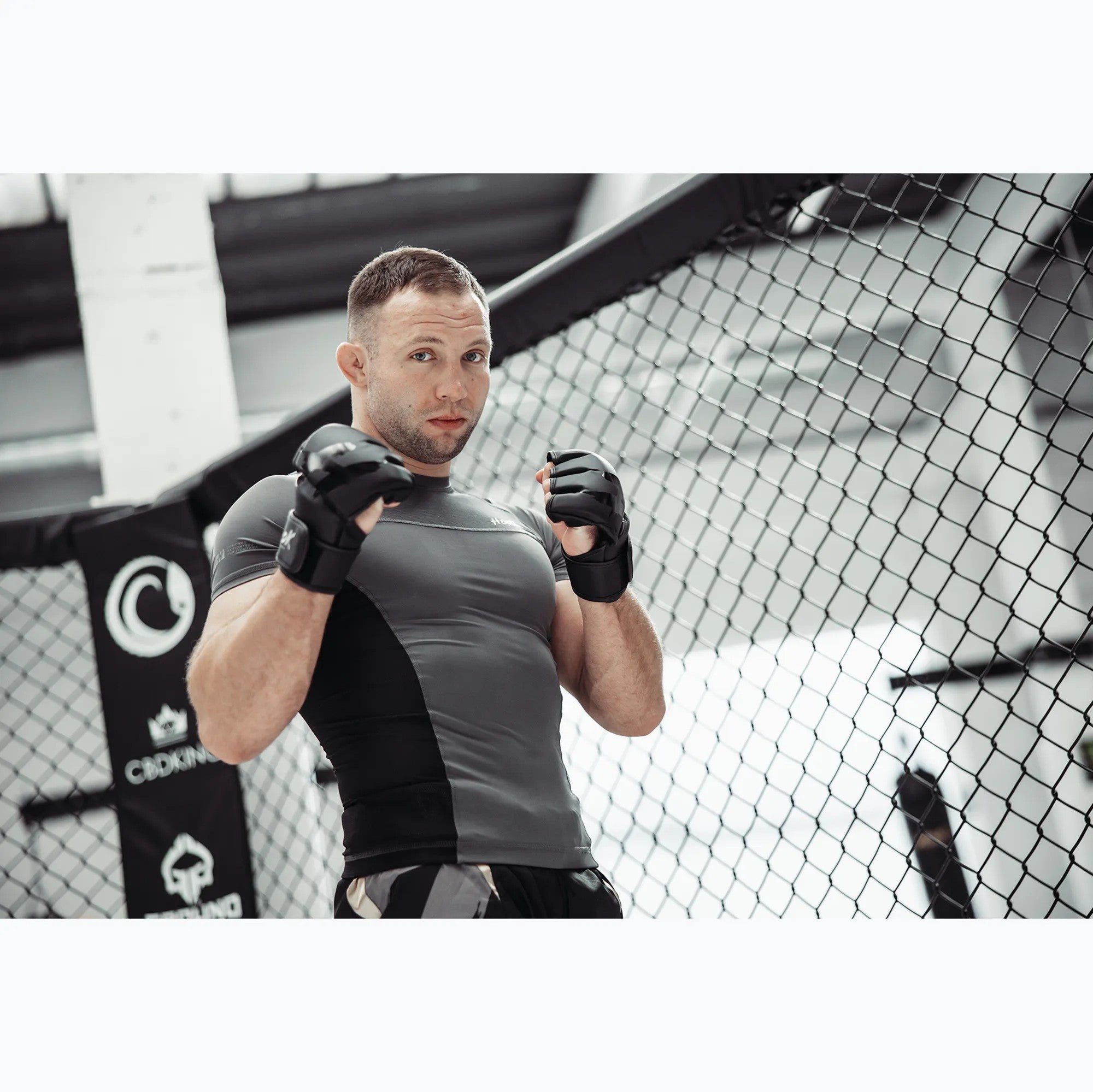 HOOK FIGHTING Rękawice do MMA Ready To Fight Czarne 4oz