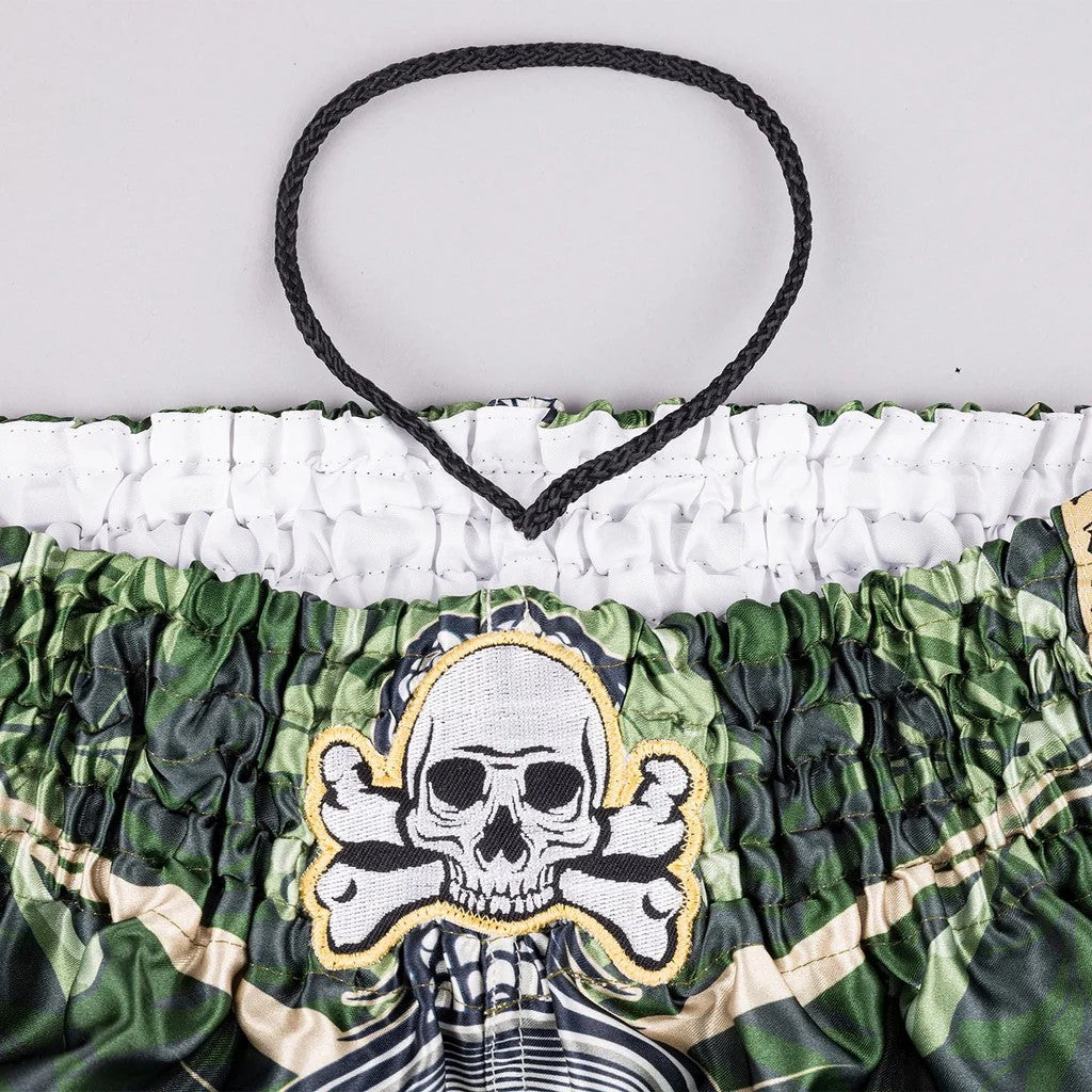 8 Weapons Spodenki Muay Thai Bone Island