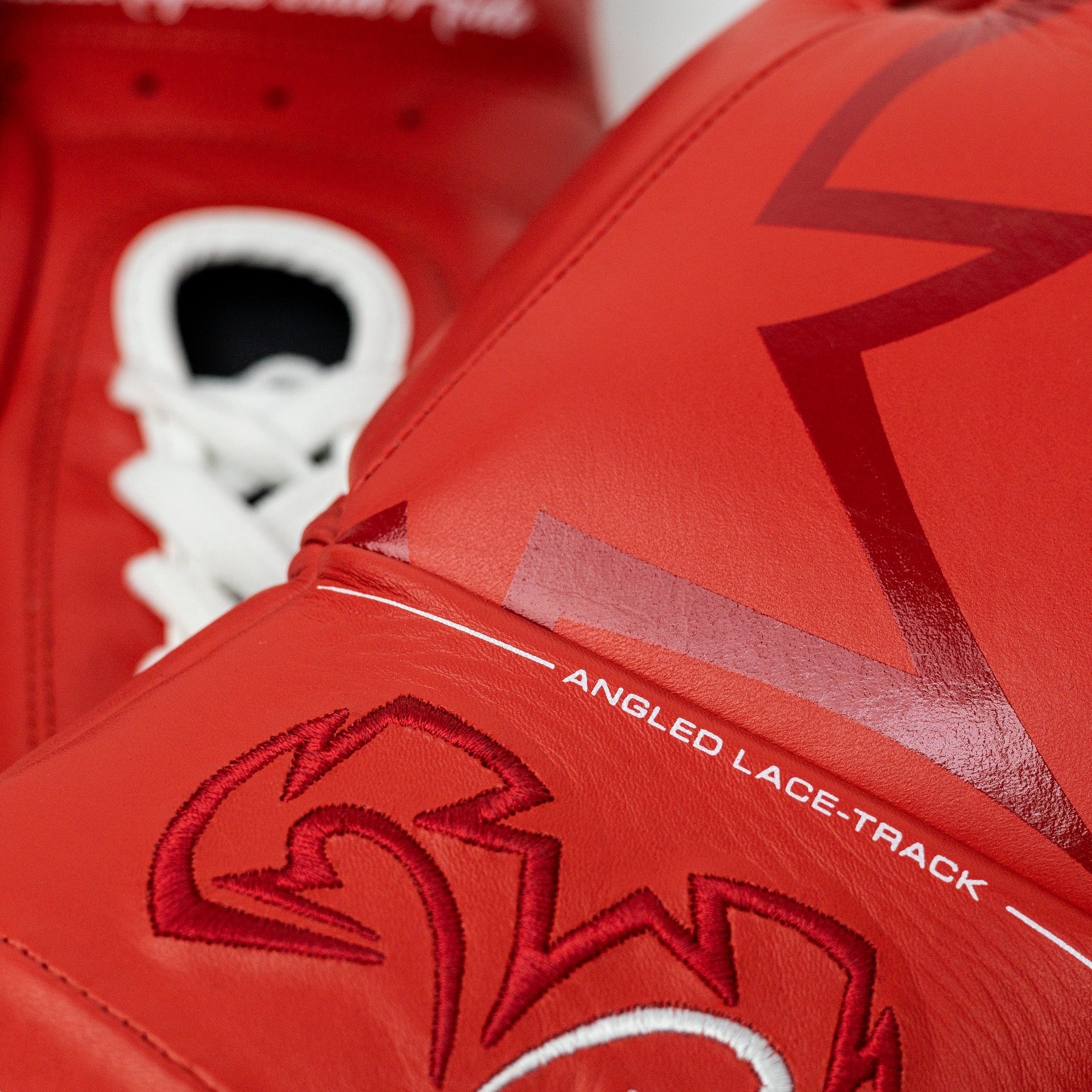 Rival Rękawice Bokserskie ze skóry naturalnej RFX-Guerrero Pro Fight HDE-F Czerwone