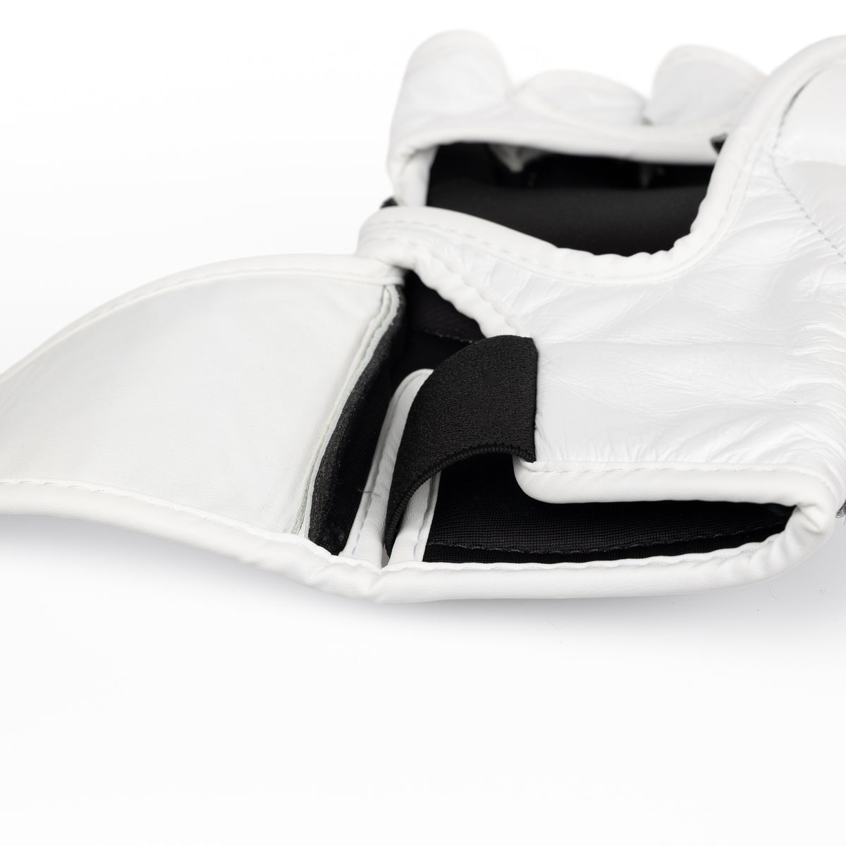 StormCloud Rękawice do MMA Hurricane 3.0 4oz Białe