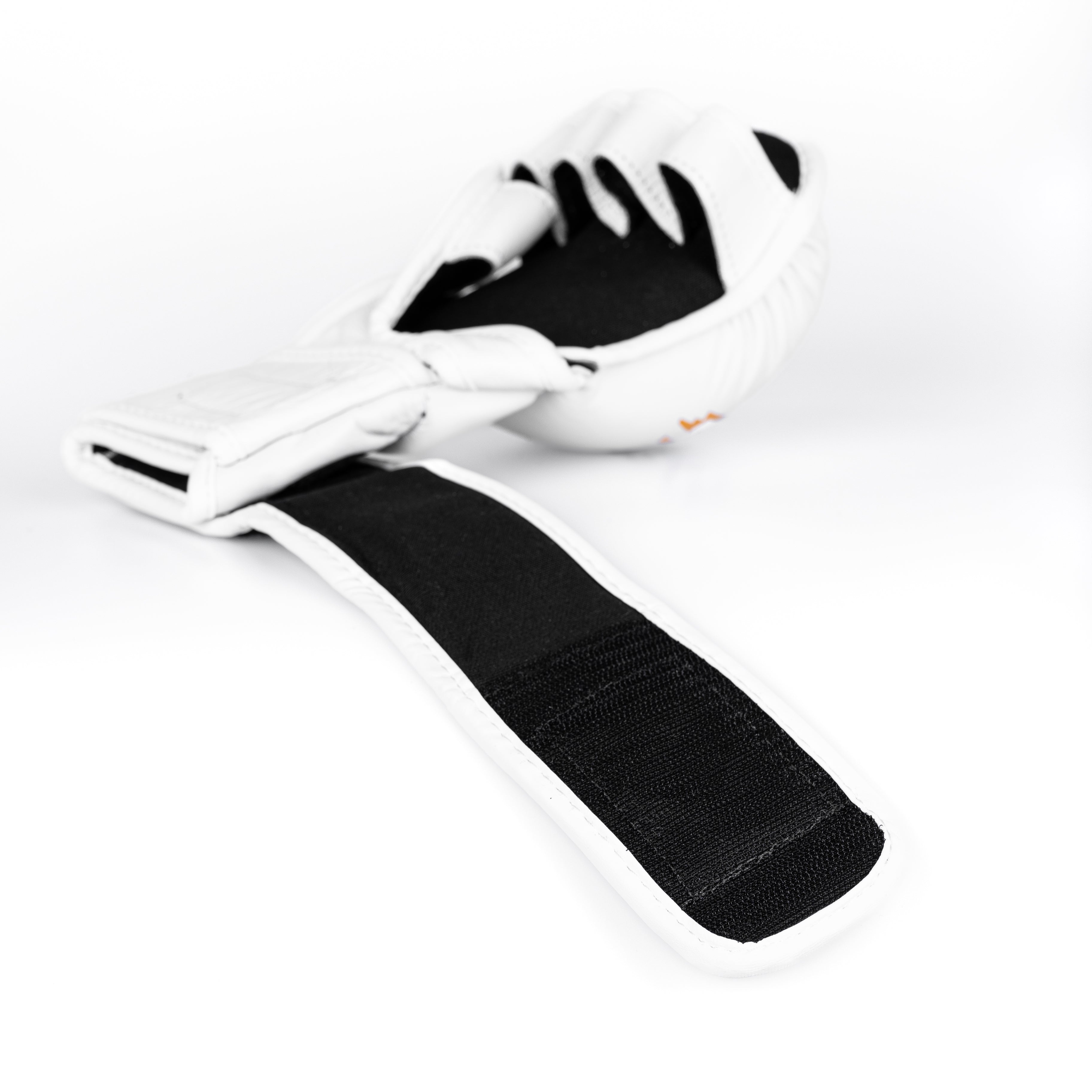 StormCloud Rękawice do MMA Hurricane 3.0 Sparingowe Białe 7oz