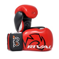 Czarno-czerwone rękawice bokserskie przyrządowe Rival RB7 | MMAniak.pl
