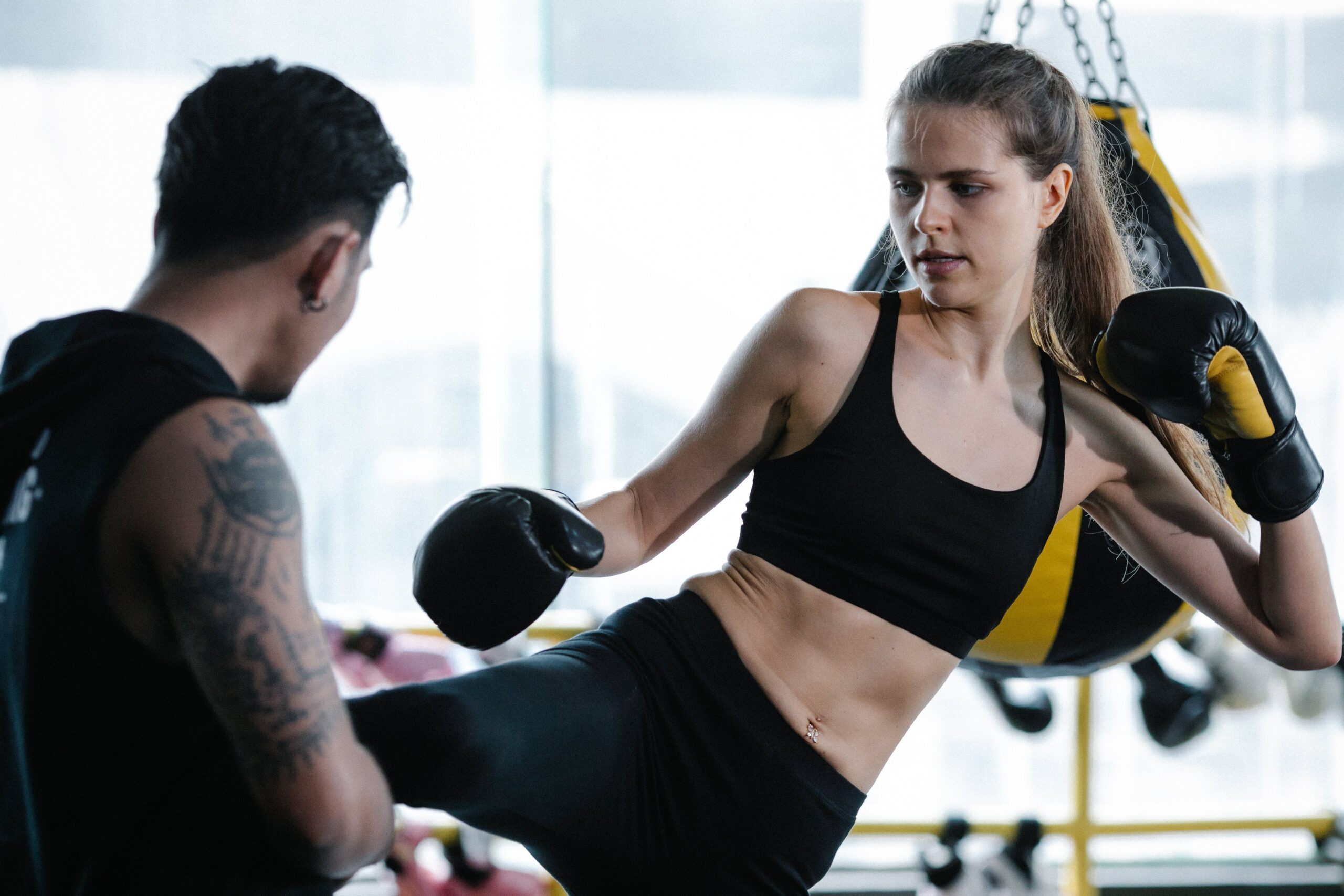 Damski fightwear - czyli w co kobieta może ubrać się na trening
