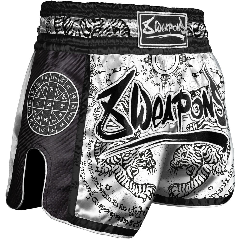 8 Weapons Spodenki Muay Thai Sak Yant Tigers Białe