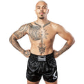 8 Weapons Spodenki Muay Thai Strike Czarne/Białe