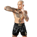 8 Weapons Spodenki Muay Thai Strike Czarne/Złote