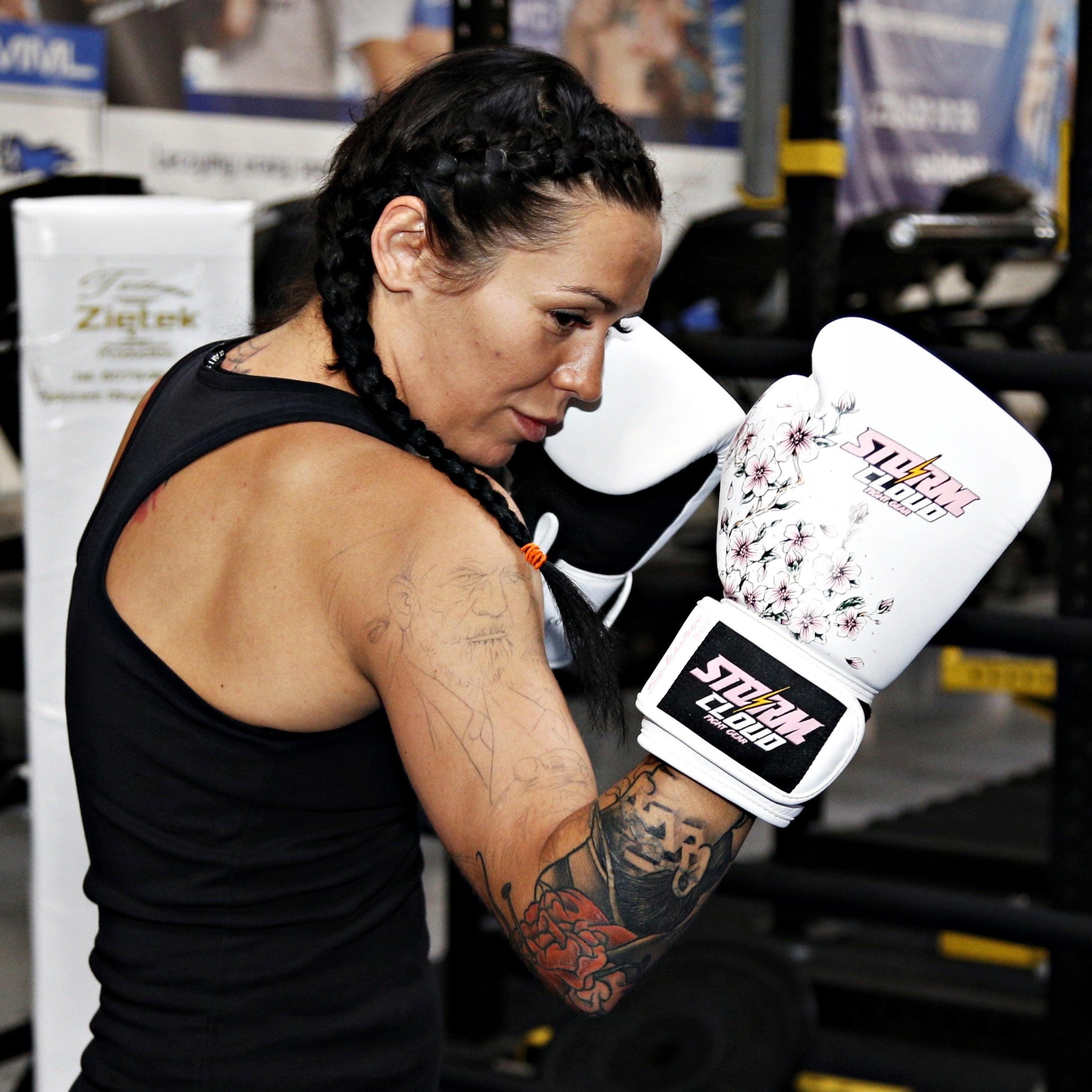 StormCloud Rękawice do Muay Thai ze skóry naturalnej Blizzard Sakura Białe