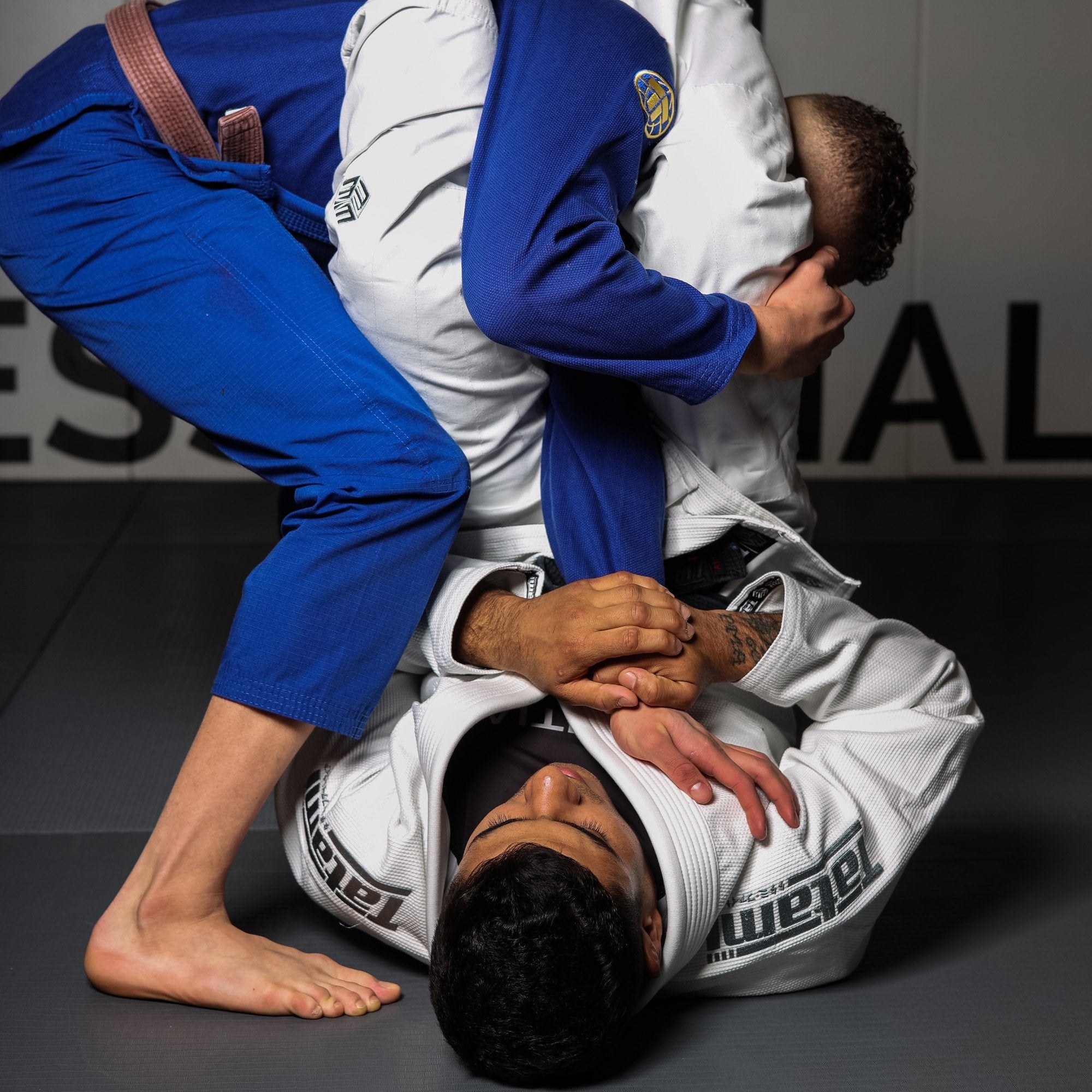 Tatami Kimono/Gi BJJ Męskie Estilo Black Label Białe/Szare