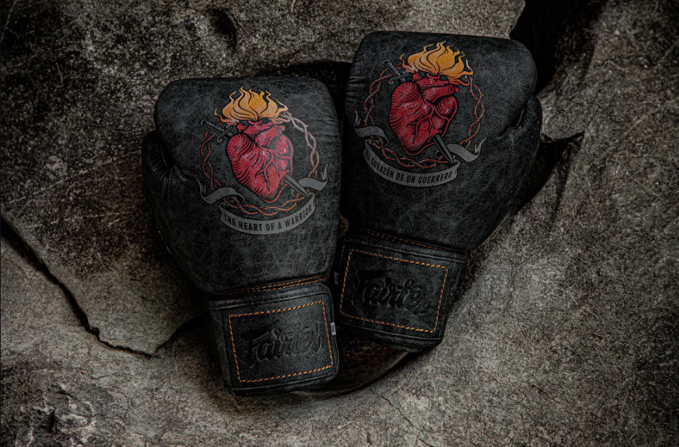 Fairtex Rękawice Bokserskie ze skóry naturalnej BGV "Heart of Warrior"