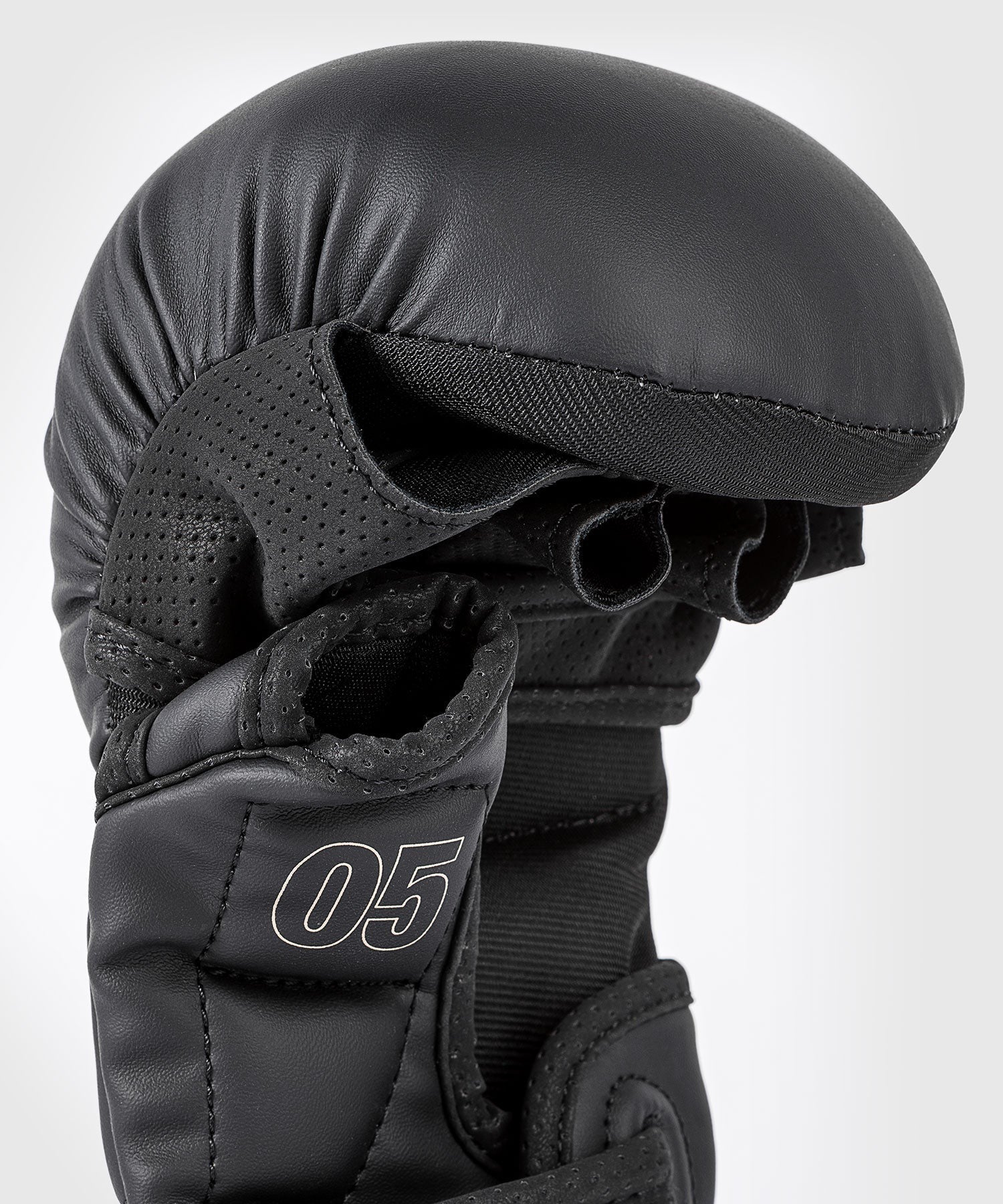 Venum Rękawice sparingowe do MMA Impact Evo Black/Black