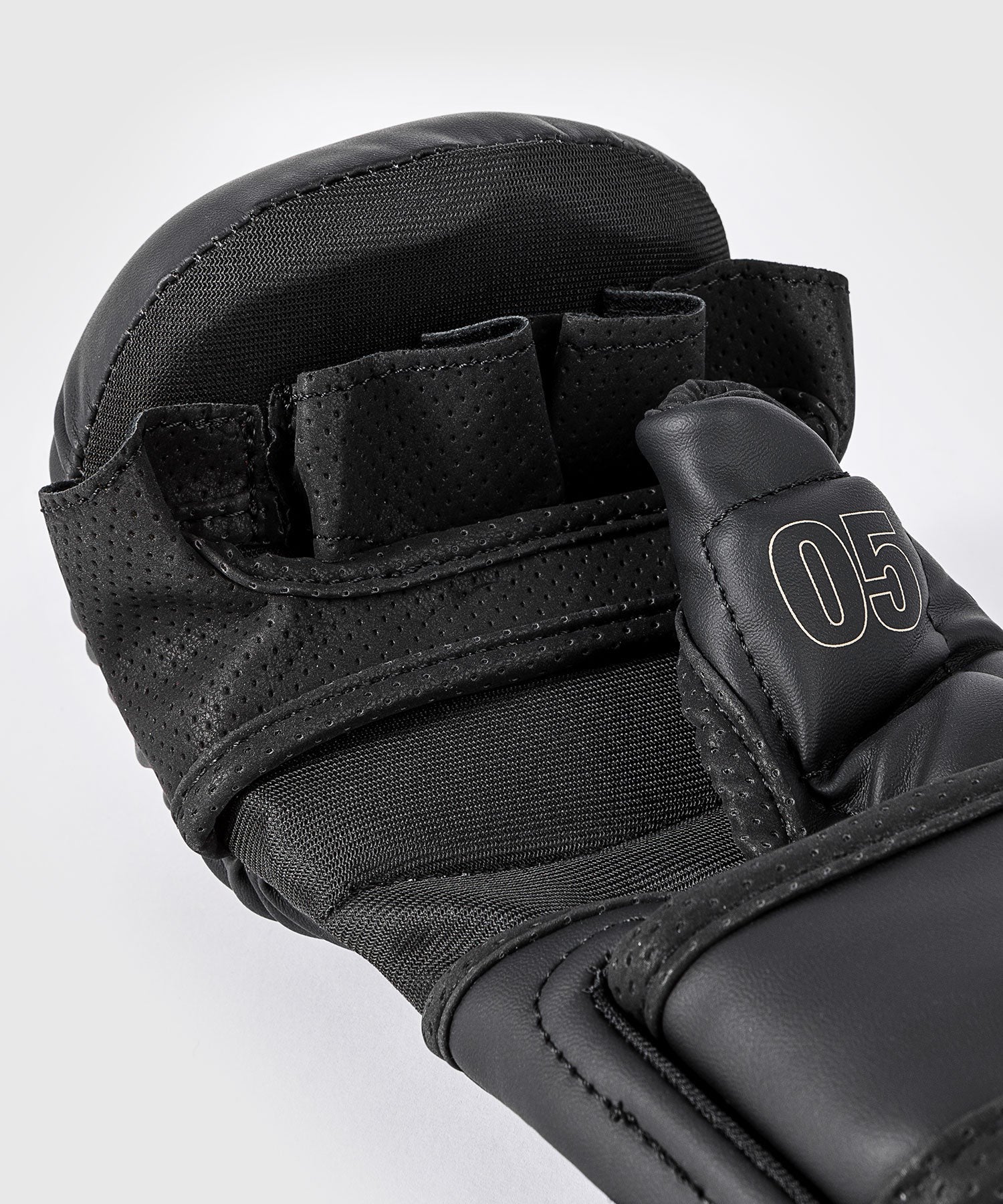 Venum Rękawice sparingowe do MMA Impact Evo Black/Black
