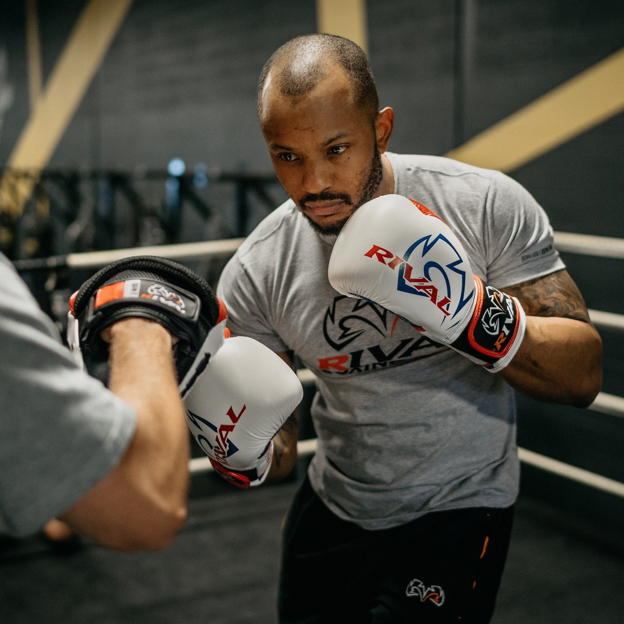 Rival Rękawice bokserskie przyrządowe RB7 Fitness Białe/Czerwone/Niebieskie