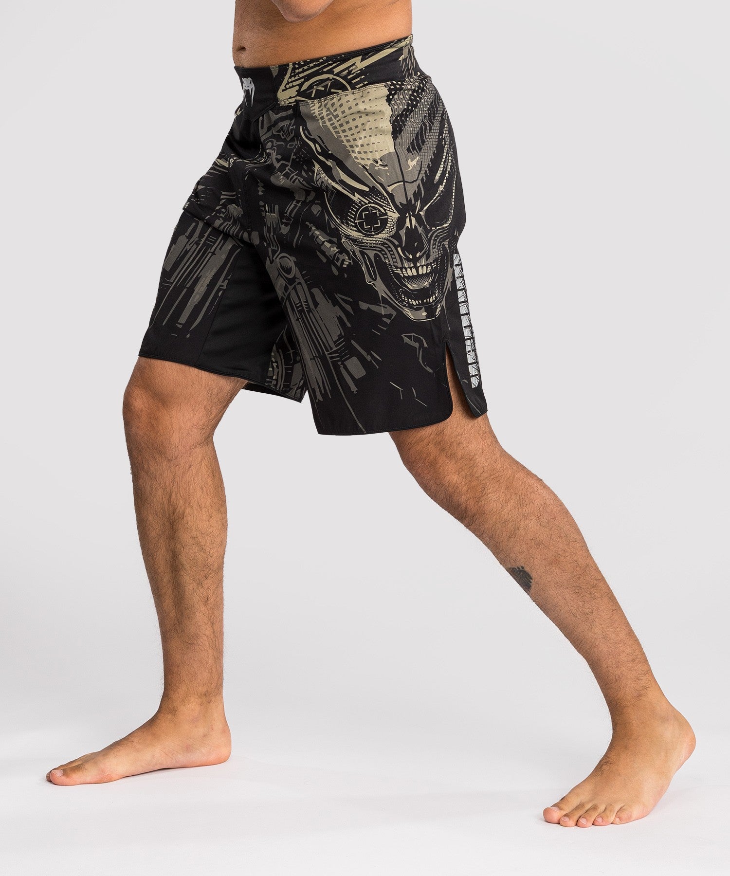 Venum Spodenki MMA Invader Czarne/Piaskowe
