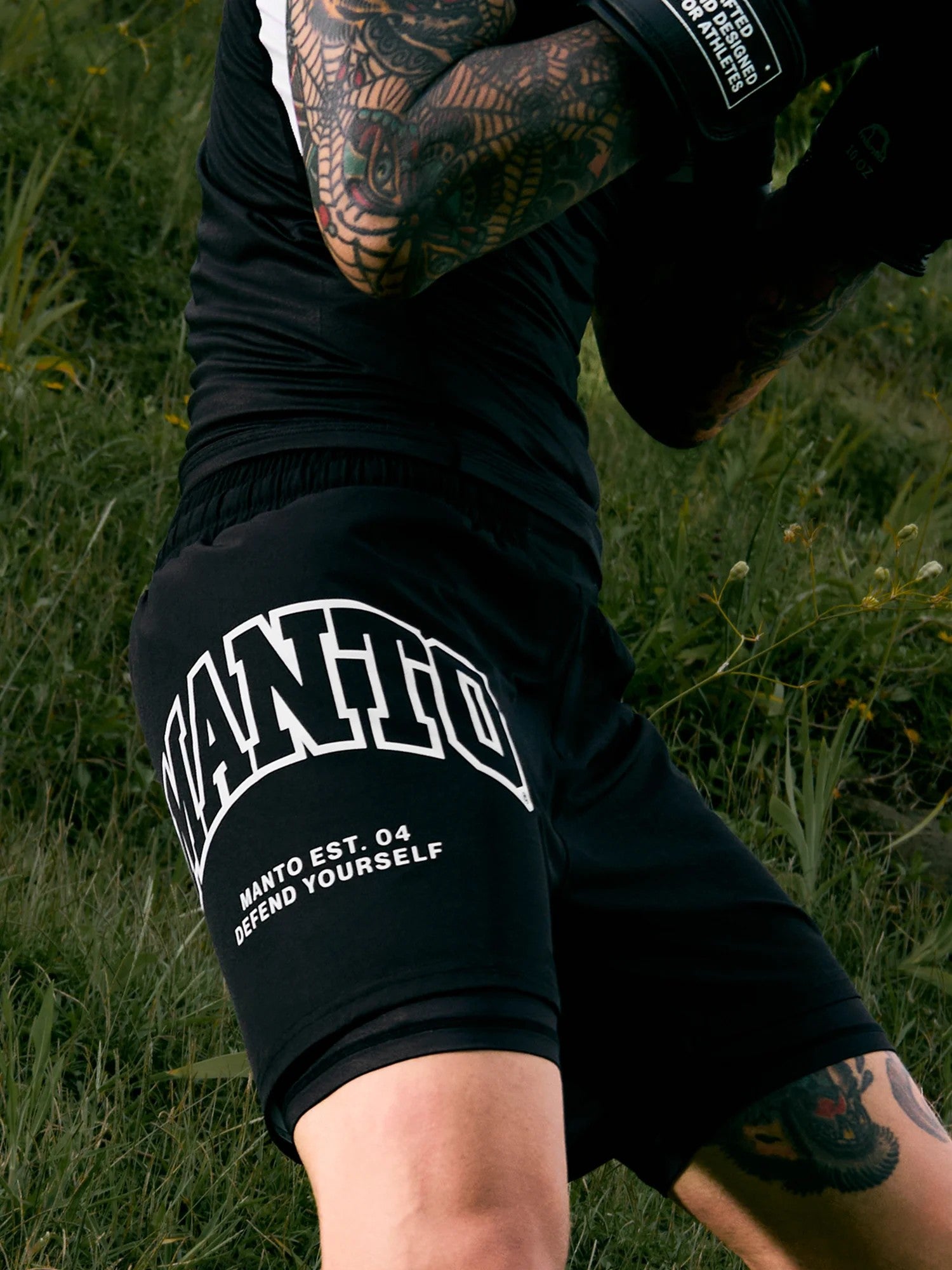 MANTO Spodenki VARSITY Czarne