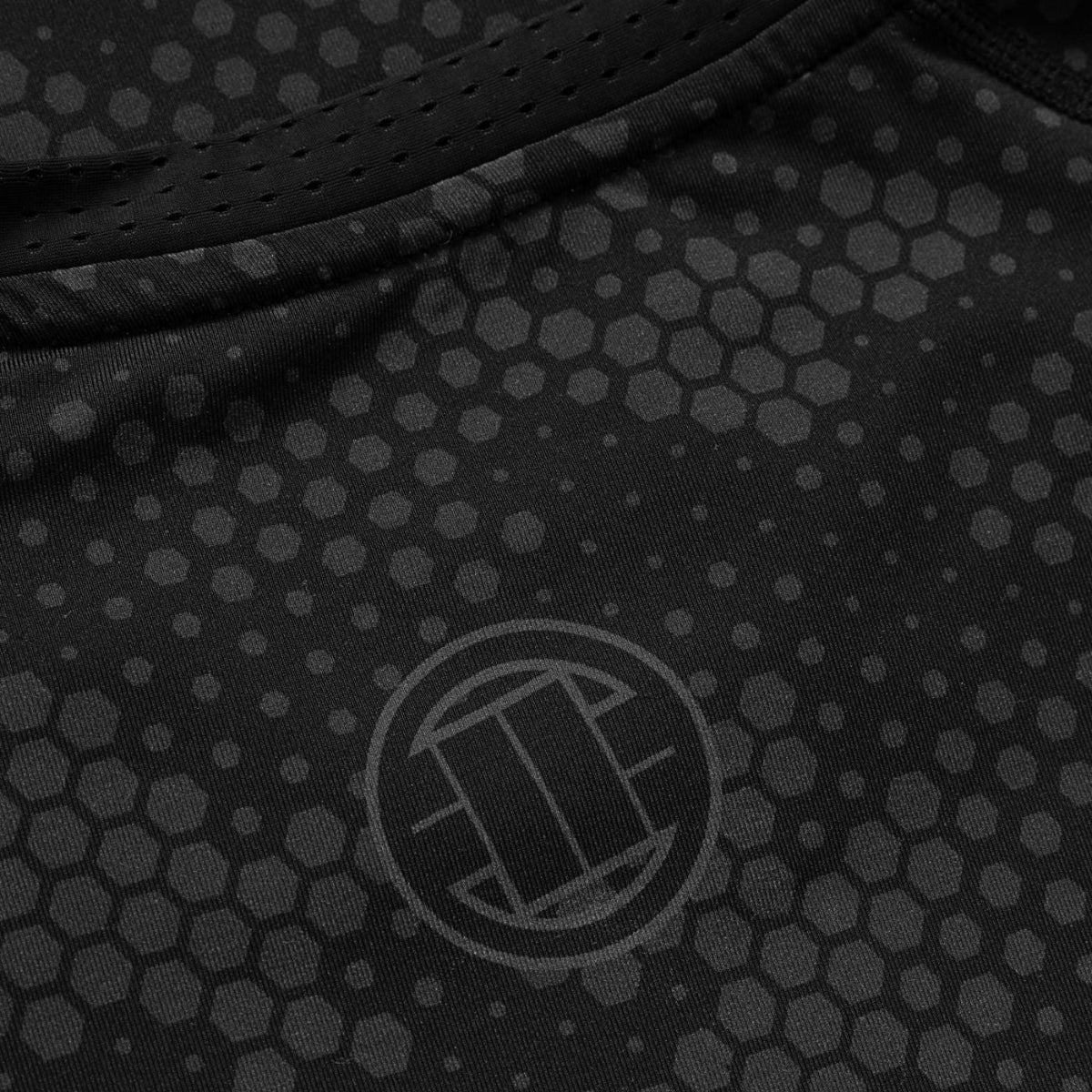 Pitbull Rashguard Hex Camo Hilltop Czarny Krótki rękaw