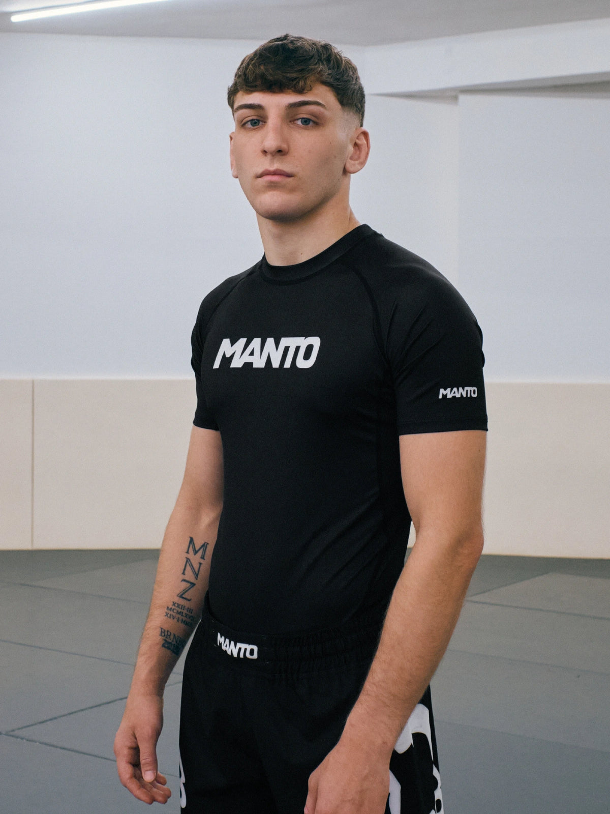 MANTO Rashguard Męski Krótki Rękaw LOGO DUAL Czarny