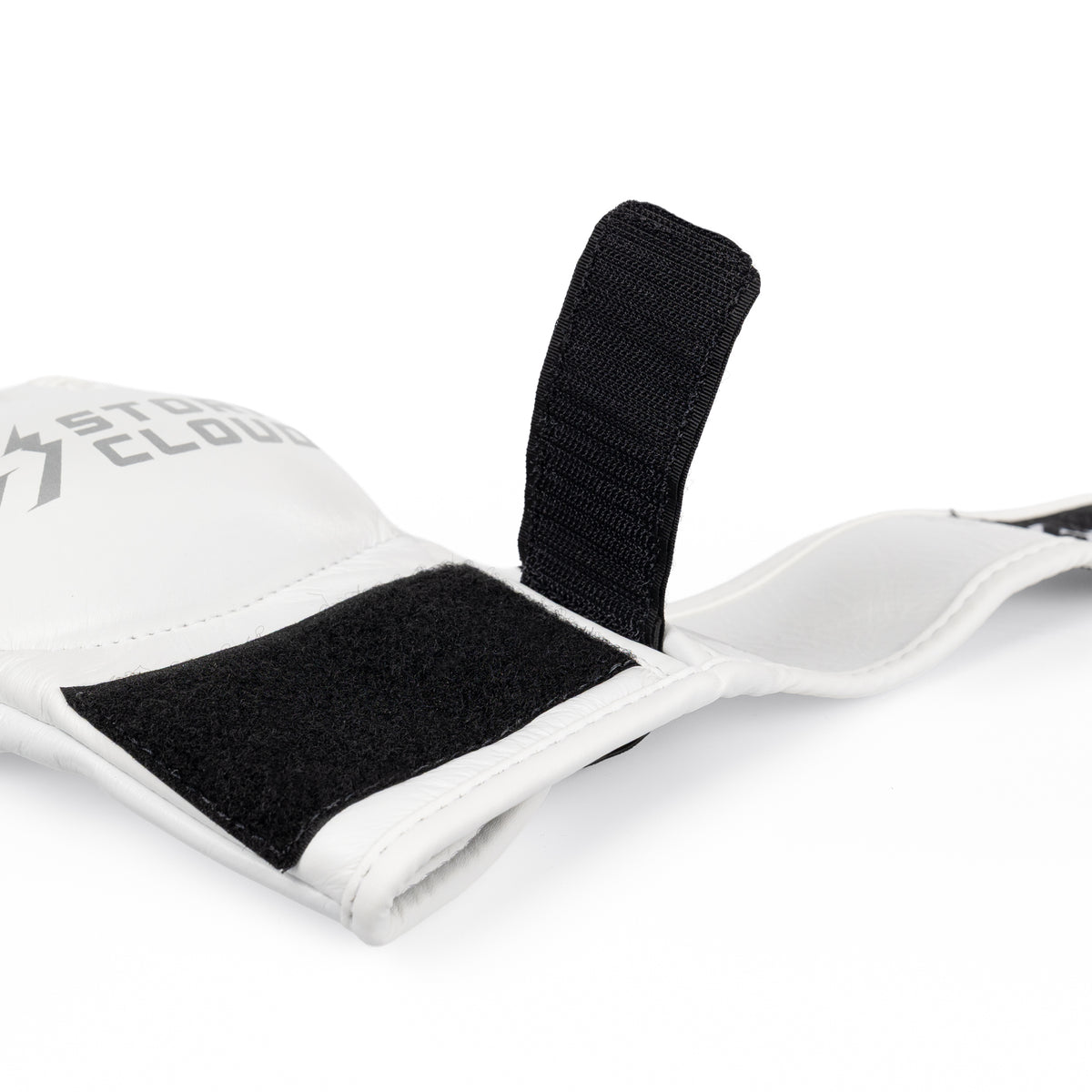 StormCloud Rękawice do MMA Hurricane 3.0 4oz Białe/Srebrne
