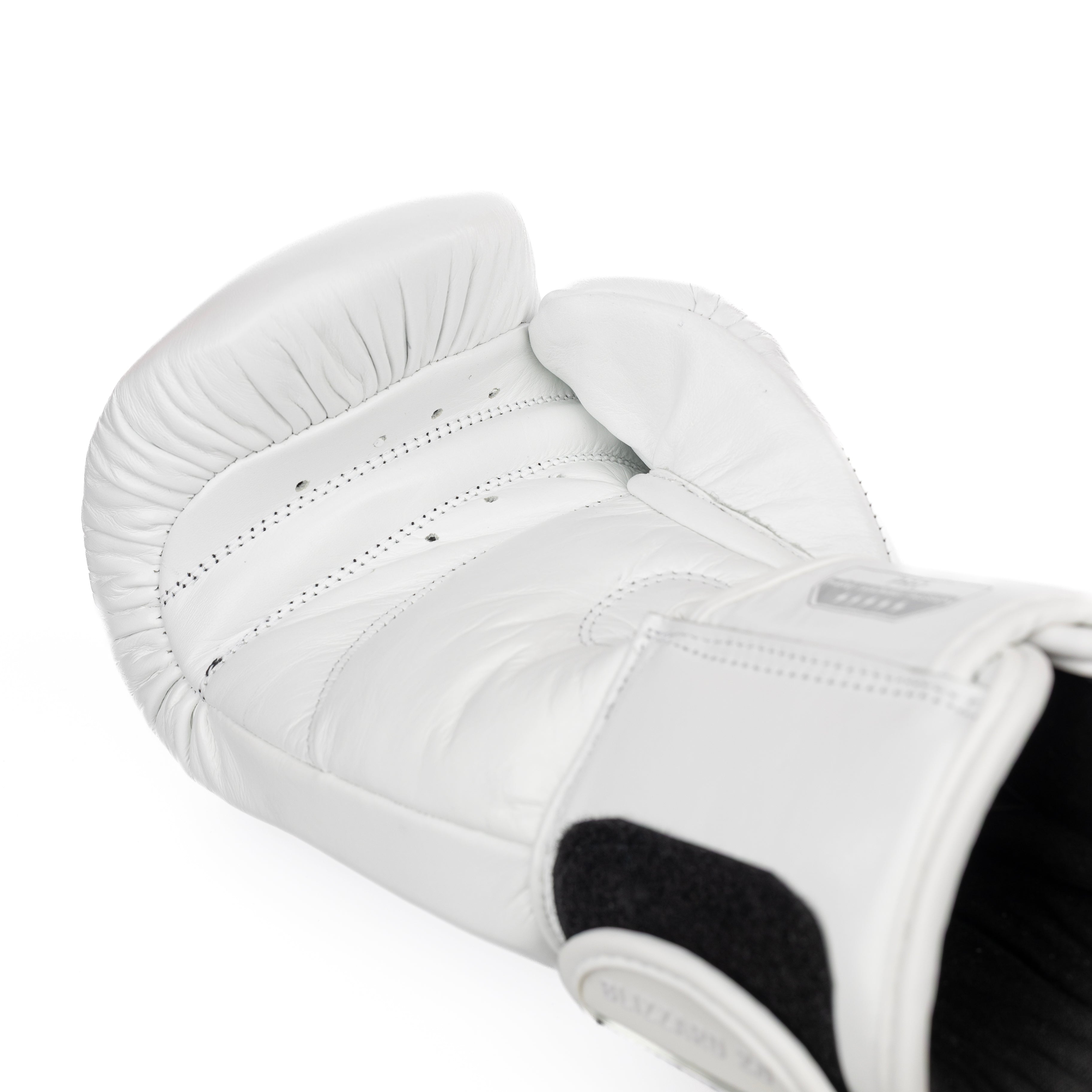 StormCloud Rękawice Muay Thai Blizzard 2.0 Białe/Srebrne